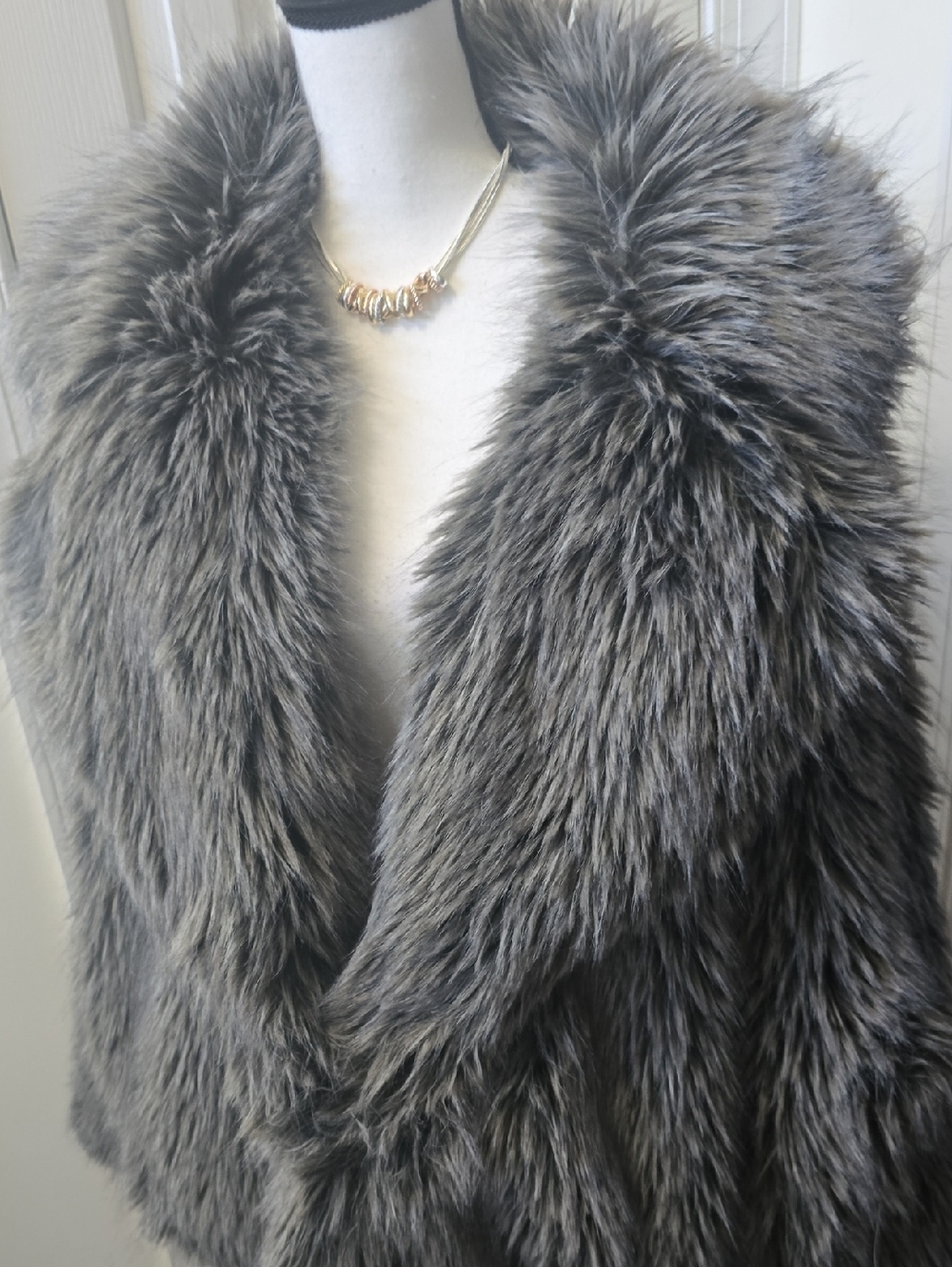 Ashley Graham Brand Women's Plus Size Beautiful Gray Faux Fur Trim Coat Size 5X